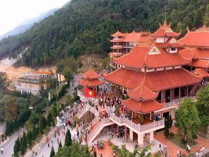 du lịch chùa Cái Bầu Quảng Ninh