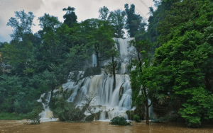 thác Dải Yếm Mộc Châu