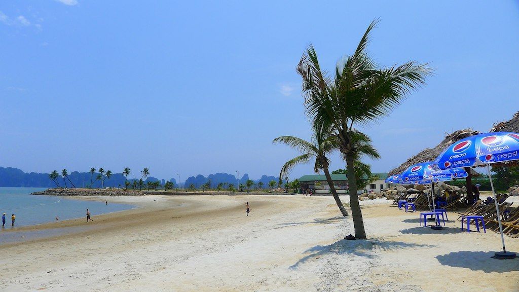 Góc nhỏ bãi tắm đảo Tuần Châu