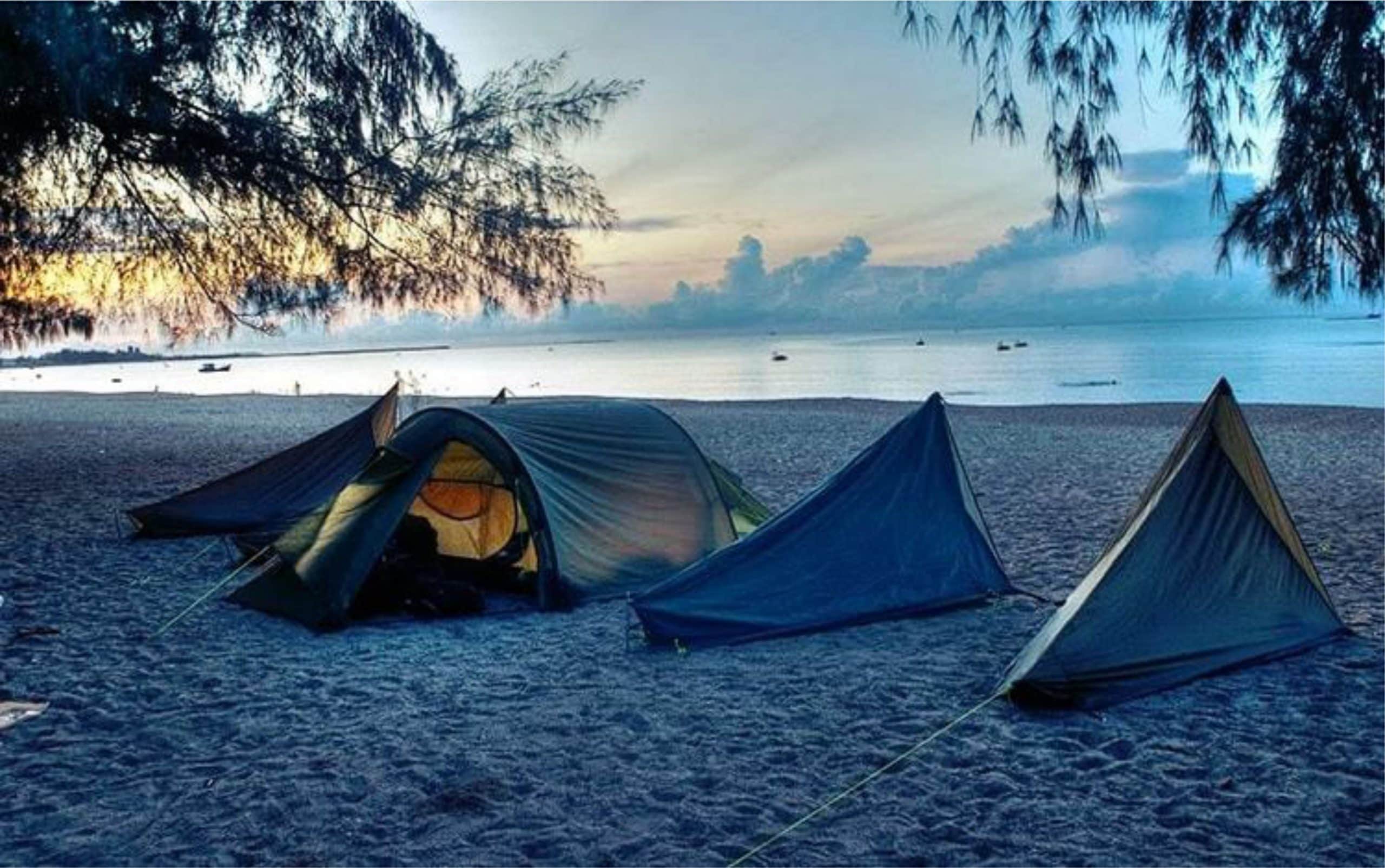 Cắm trại và tổ chức lửa trại qua đêm trên Đảo Vĩnh Thực 