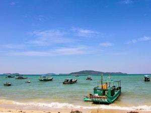 Vẻ đẹp thơ mộng, hữu tình của bãi biển Quan Lạn