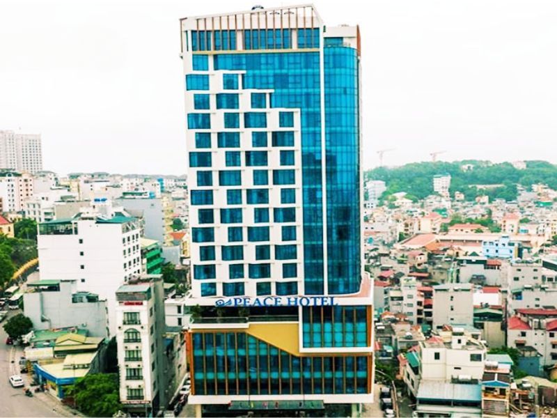 Peace Hotel Hạ Long - Trải nghiệm nghỉ dưỡng đẳng cấp giữa lòng kỳ quan thế giới 4 Peace Hotel Hạ Long là không gian nghỉ dưỡng tuyệt vời