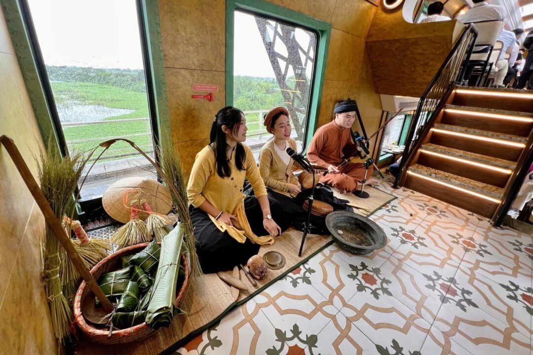 tàu hà nội 5 cửa ô Viet Tour 3 Mien